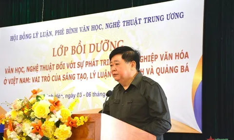Khai mạc lớp bồi dưỡng kiến thức về phát triển công nghiệp văn hóa