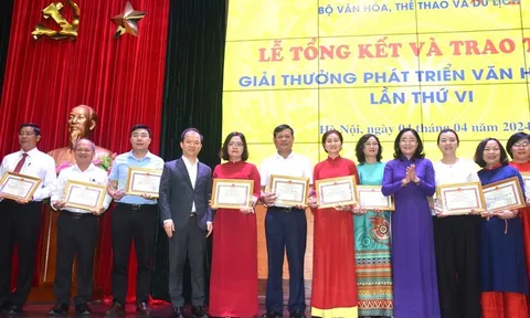 30 tập thể và cá nhân được trao Giải thưởng Phát triển văn hóa đọc lần thứ VI