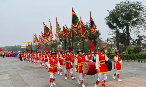 Độc đáo nghi lễ rước kiệu về Đền Hùng