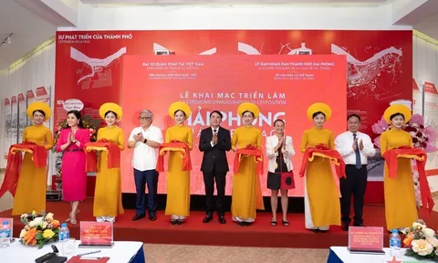 Bắn pháo hoa tầm cao trong Lễ hội Hoa phượng đỏ - Hải Phòng 2024
