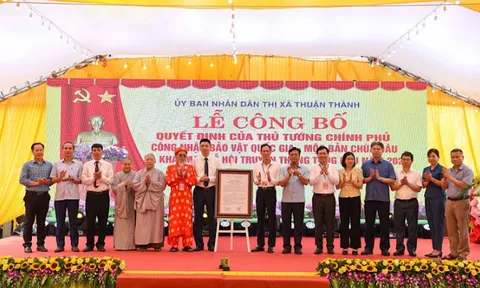 Trẩy hội chùa Dâu, chiêm ngưỡng bảo vật quốc gia