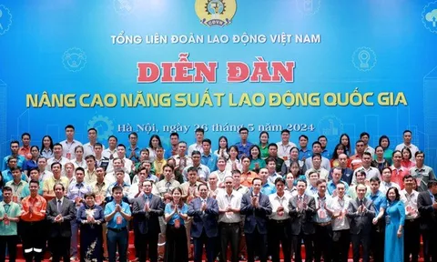 Thủ tướng Phạm Minh Chính: '3 đẩy mạnh, 3 tiên phong, 3 bứt phá' để góp phần thúc đẩy tăng năng suất lao động