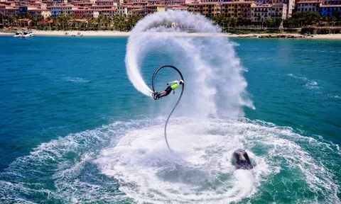 Trình diễn nghệ thuật thể thao Jetski & Flyboards trong đêm khai mạc DIFF 2024