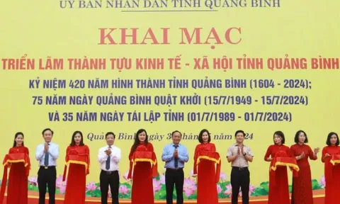 Khai mạc triển lãm thành tựu kinh tế-xã hội "Quảng Bình-Hào khí 420 năm"