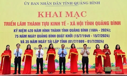 ​Khai mạc Triển lãm "Quảng Bình hào khí 420 năm"