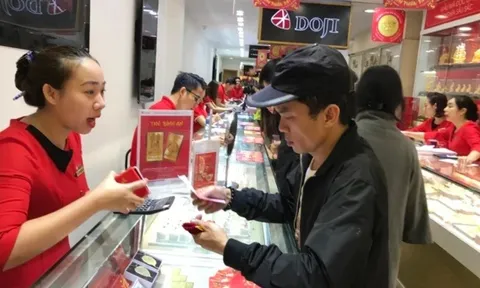 Thêm Công ty SJC tham gia bình ổn thị trường vàng cùng với 4 ngân hàng