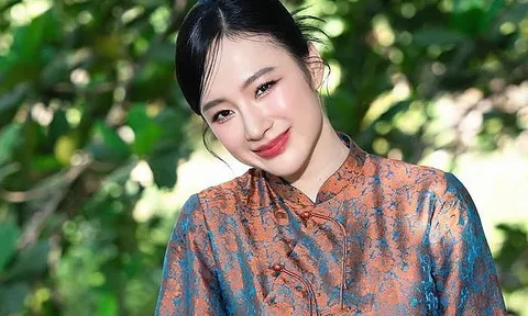 Angela Phương Trinh livestream, chia sẻ ai cũng phải trả nghiệp sau ồn ào phát ngôn về ông Thích Minh Tuệ