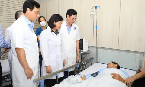 Lãnh đạo Thành ủy Hà Nội thăm hỏi, động viên các nạn nhân vụ cháy tại Định Công