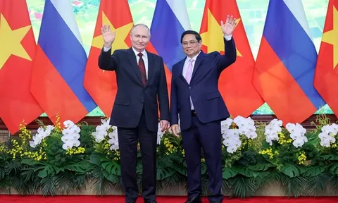 Thủ tướng Phạm Minh Chính hội kiến Tổng thống Liên bang Nga Vladimir Putin