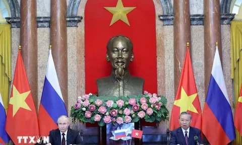 Chủ tịch nước Tô Lâm và Tổng thống Vladimir Putin gặp gỡ báo chí