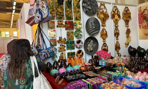 Khai trương gian hàng Việt Nam tại Hội chợ Quốc tế Algiers 2024