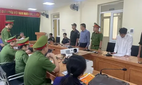 Hà Giang: Khởi tố, bắt tạm giam Chi cục trưởng Hải quan cửa khẩu Xín Mần