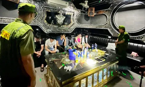 Phát hiện 8 nam, nữ thanh niên sử dụng trái phép chất ma túy trong quán karaoke