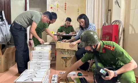 Thừa Thiên Huế: Khởi tố 2 bị can mua bán hơn 4.000 gói thuốc lá lậu