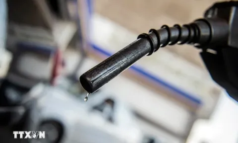 Giá dầu xuống mức thấp nhất 7 tuần do lo ngại nhu cầu ở Trung Quốc giảm