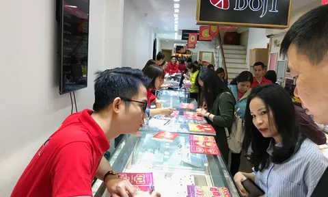 Giá vàng trong nước tăng mạnh, thương hiệu SJC hướng tới mốc 80 triệu đồng