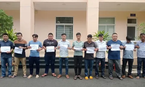 Triệt xóa đường dây cá độ bóng đá qua mạng