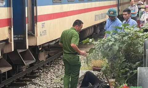 Một người tử vong vì cố tình lao vào đoàn tàu