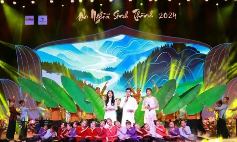 Sâu lắng, xúc động chương trình nghệ thuật “Ơn nghĩa sinh thành 2024”
