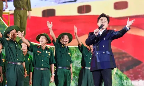 Sống lại những năm tháng lịch sử qua chương trình nghệ thuật chính luận “Khát vọng hòa bình”