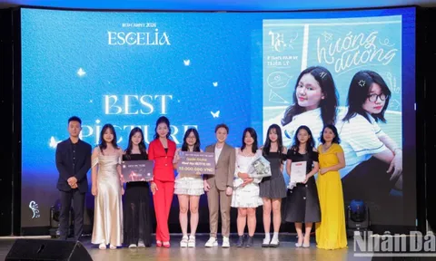 Lễ trao giải "Red Carpet - Thảm đỏ Chuyên Sư phạm 2024": Sôi động và đầy cảm hứng