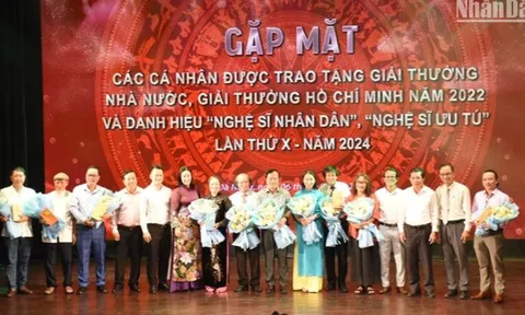 Đà Nẵng: Gặp mặt các văn nghệ sĩ đạt danh hiệu cao quý do Nhà nước trao tặng