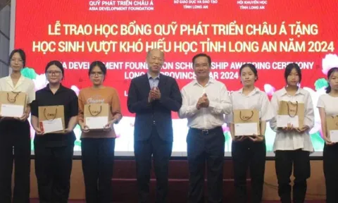 200 học sinh và sinh viên Long An nhận học bổng Quỹ phát triển châu Á
