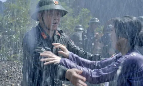Tái hiện hình ảnh bộ đội giúp dân trong lũ trong phim truyền hình “Không thời gian”