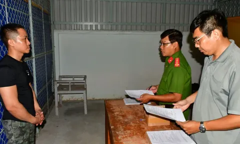 Xâm nhập trái phép vào điện thoại của người khác để trục lợi