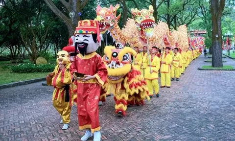 Dâng hương tưởng niệm Anh hùng dân tộc Hưng Đạo Đại vương Trần Quốc Tuấn