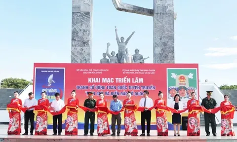 Triển lãm tranh cổ động nâng cao tinh thần xây dựng và bảo vệ chủ quyền Tổ quốc