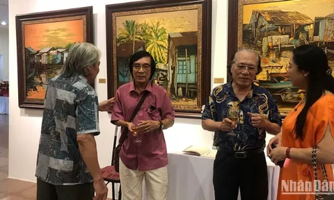 “Thế giới lễ hội” trong triển lãm sơn mài của họa sĩ Hùng Khuynh