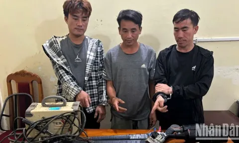 Bắt giữ 3 đối tượng chế tạo và mua bán súng tự chế