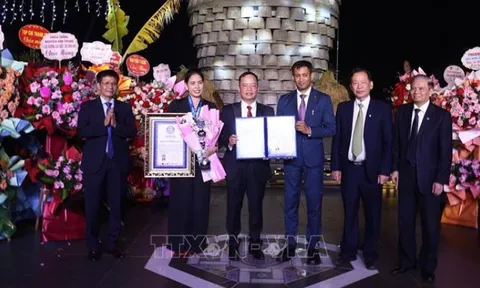 Tháp Thần nông tại Bắc Ninh được công nhận Kỷ lục thế giới