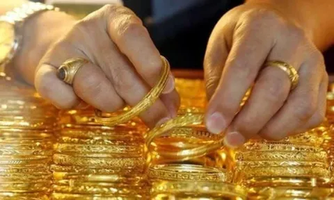 Giá vàng nhẫn điều chỉnh đi lên theo đà thế giới, tỷ giá cũng tăng mạnh