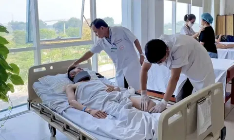 Nạn nhân bị lũ cuốn trôi và vùi lấp hồi sinh kỳ tích