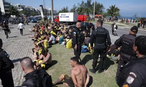 Brazil: Hàng trăm cổ động viên Uruguay bị bắt sau cuộc bạo loạn ở Rio de Janeiro