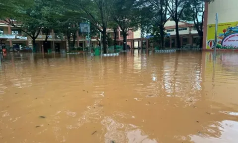 Đồng Nai: Hơn 2.600 học sinh nghỉ học vì nước lũ tràn vào trường