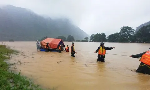 Lũ trên các sông ở Quảng Bình xuống chậm, ngập lụt còn kéo dài