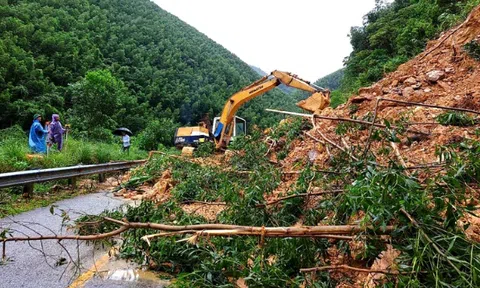 Các tỉnh Bắc Trung Bộ dồn sức khắc phục hậu quả lũ lụt