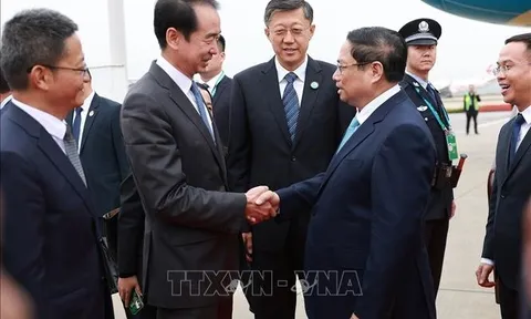 Thủ tướng Phạm Minh Chính tới Côn Minh bắt đầu chuyến công tác tại Trung Quốc