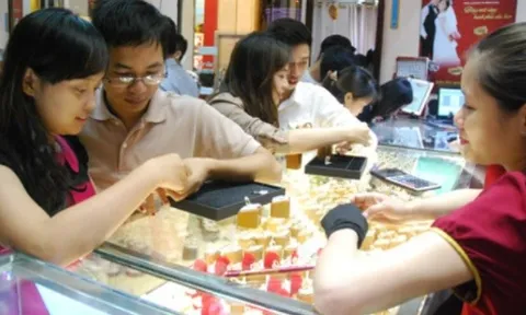 Giá vàng nhẫn tiếp tục đi xuống, tỷ giá ngân hàng tăng mạnh tới 22 đồng