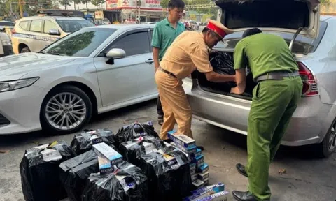 Cảnh sát giao thông phát hiện đối tượng vận chuyển thuốc lá điếu ngoại nhập lậu