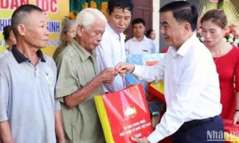 Thường trực Ban Bí thư Trần Cẩm Tú dự Ngày hội Đại đoàn kết dân tộc tại tỉnh Thái Bình