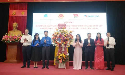 Gặp mặt, trao tặng Bằng khen cho 60 giáo viên tiêu biểu