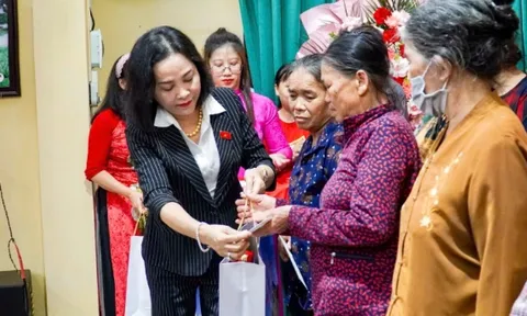 Phó Chủ tịch Quốc hội dự Ngày hội đoàn kết toàn dân tộc tại Ninh Bình