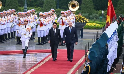 Chủ tịch nước Lương Cường chủ trì lễ đón Tổng thống Bulgaria Rumen Radev