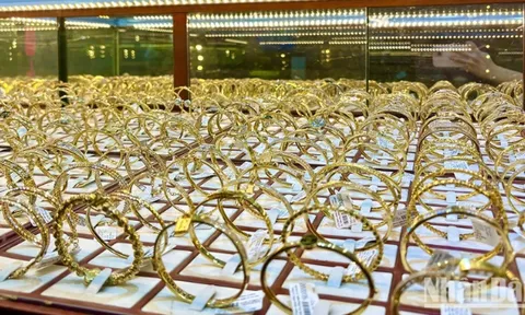 Giá vàng ngày 25/11: Giá vàng trong nước, thế giới đồng loạt giảm sau tuần tăng mạnh