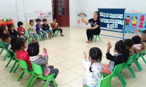 Thừa Thiên Huế: Nước lũ còn cao, học sinh tiếp tục nghỉ học