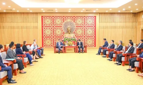 Đoàn công tác Đại sứ quán Anh tại Việt Nam thăm, làm việc tại Nghệ An